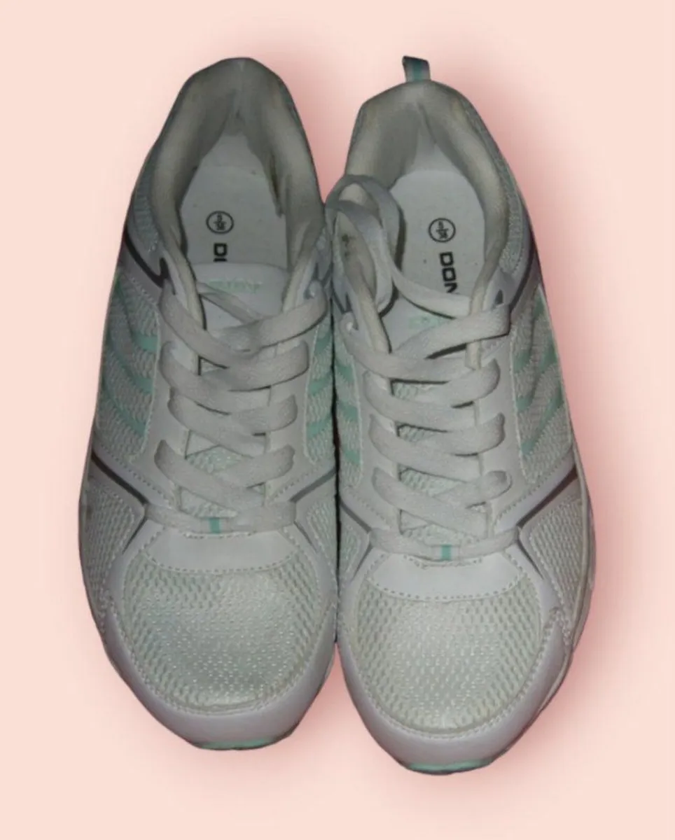BNWT Donnay Trainers - Image 4