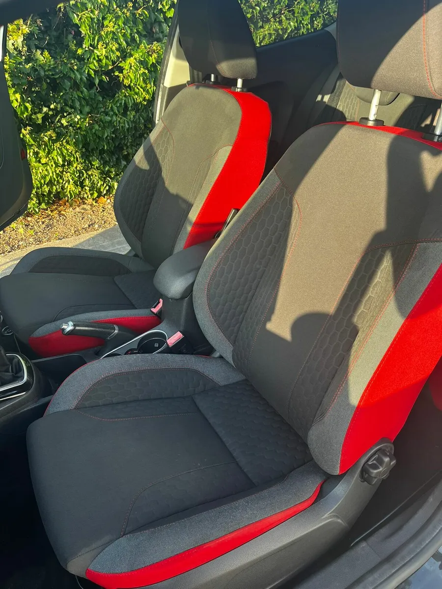 Ford fiesta - Image 2