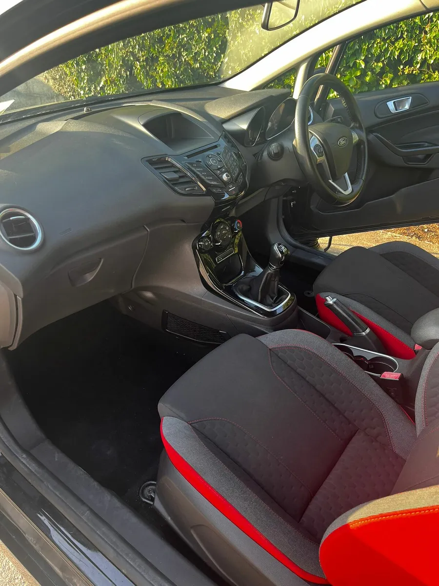 Ford fiesta - Image 3