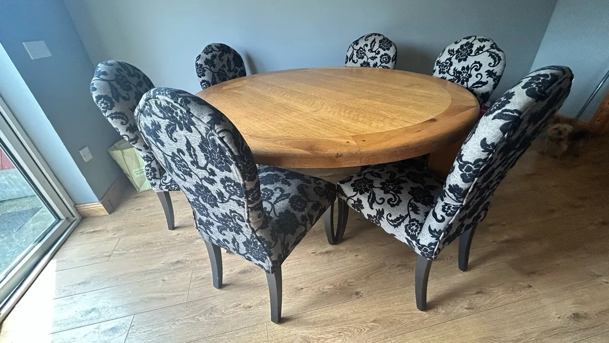 Oak dining table and chairs - Image 2
