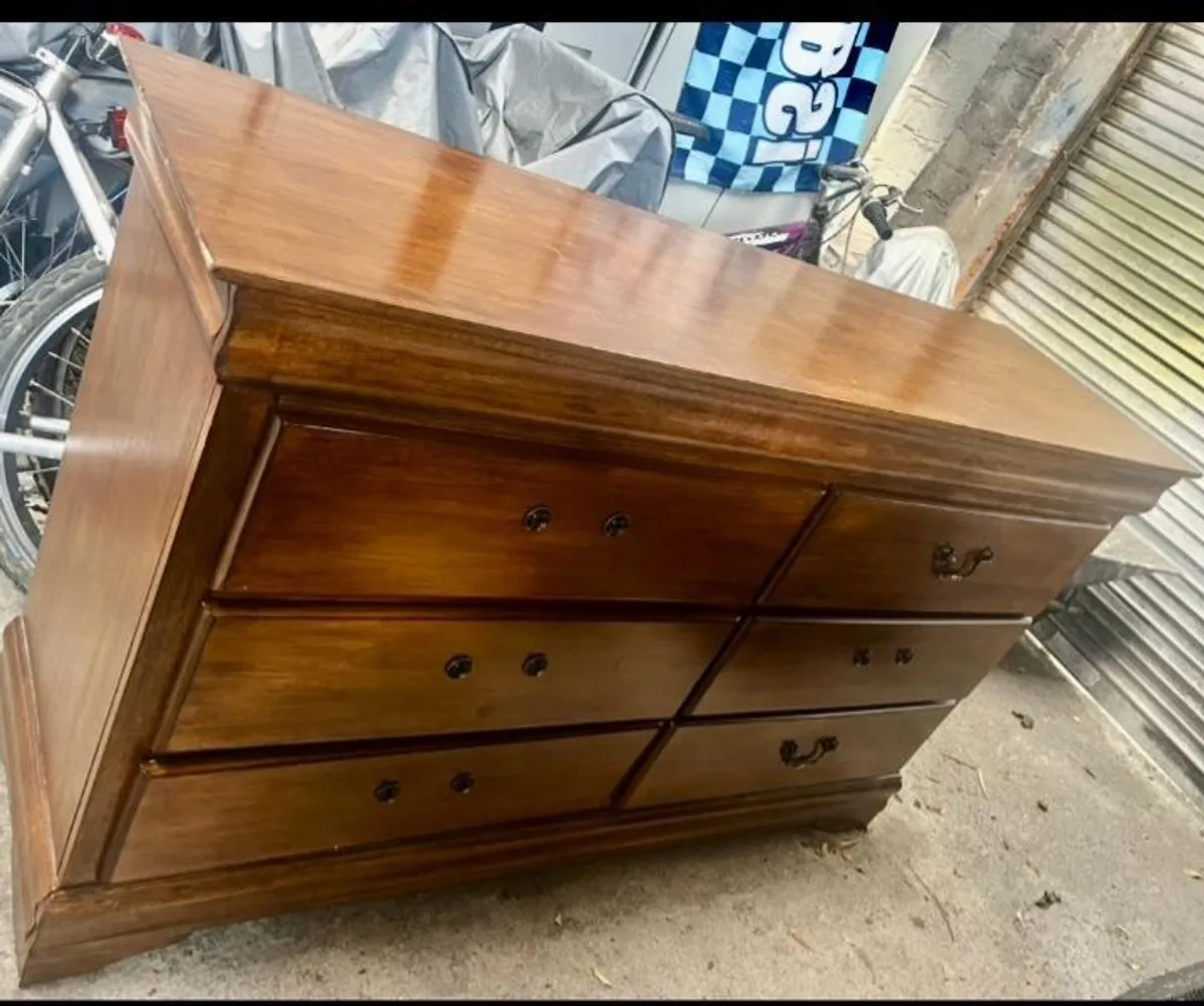 Superking bed, lockers, dressing table and mirror - Image 3