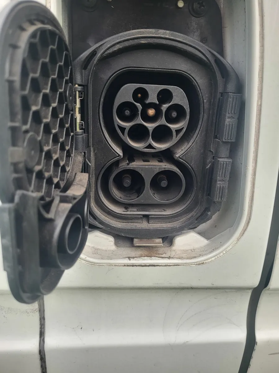 LDV ELECTRIC VAN 2019. LOW  KM. NEW CVRT - Image 4