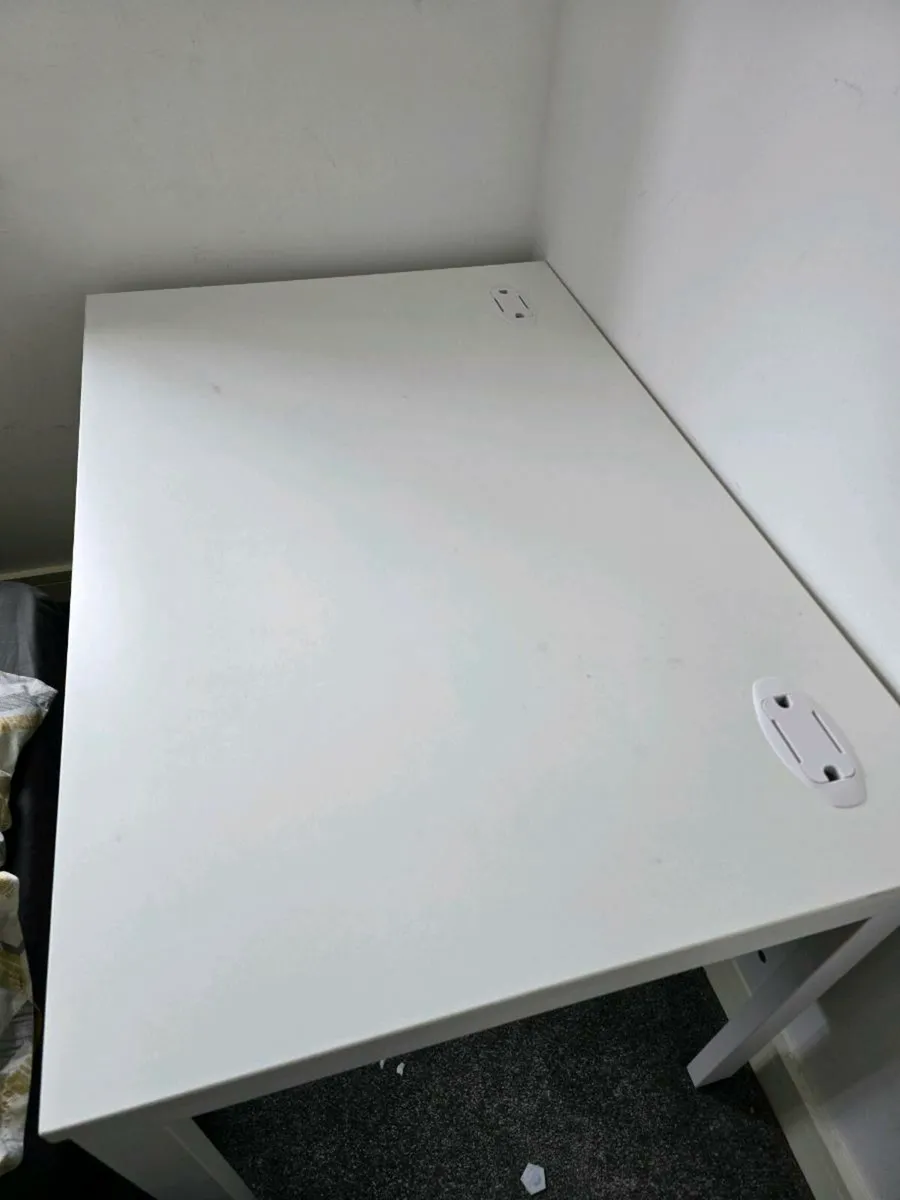 Work desk - Image 2