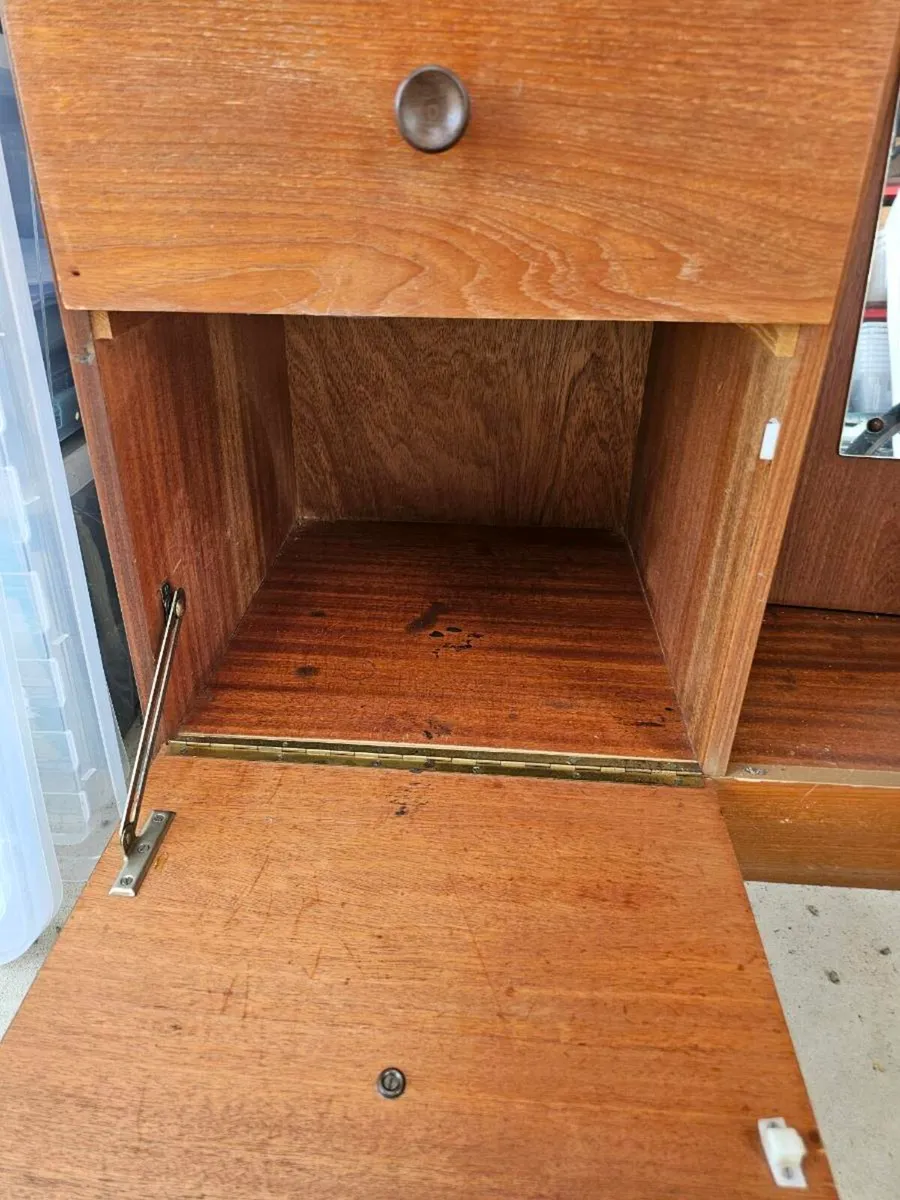 Wardrobe - Image 2