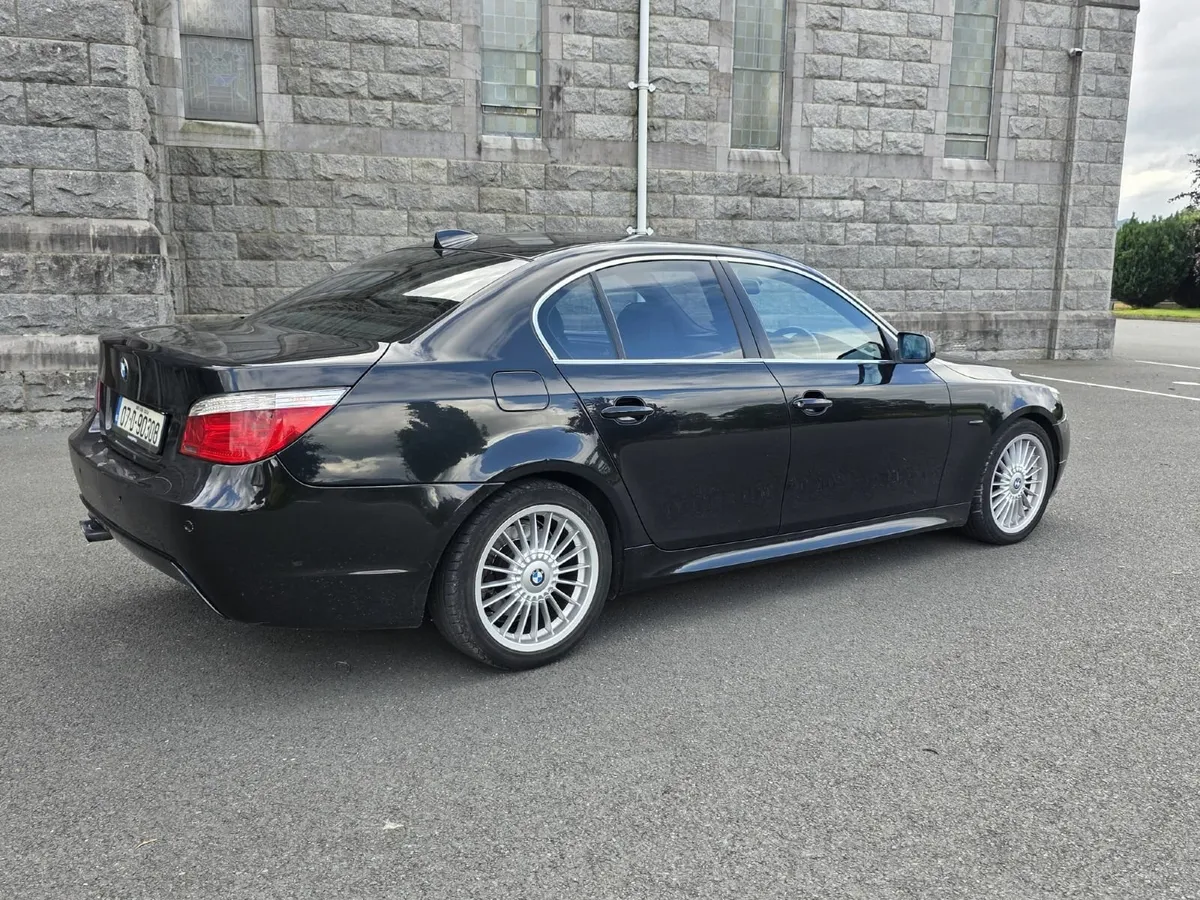 BMW 5-Series 2007 - Image 2