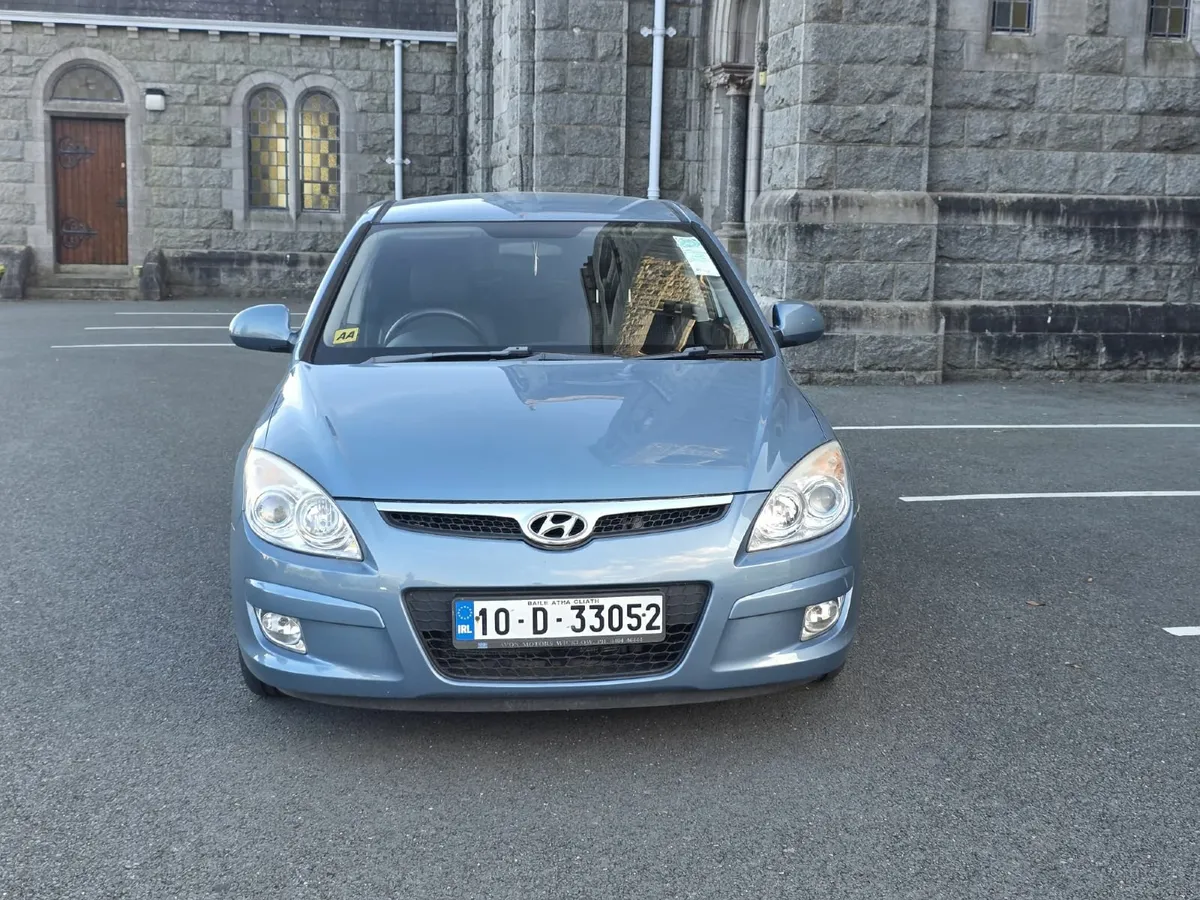Hyundai i30 2010 - Image 2
