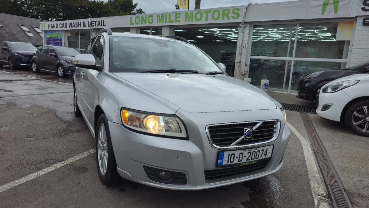 Volvo V50 2010 AA APPROVED - Image 2
