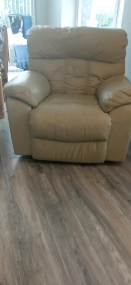 Leather suite - Image 2