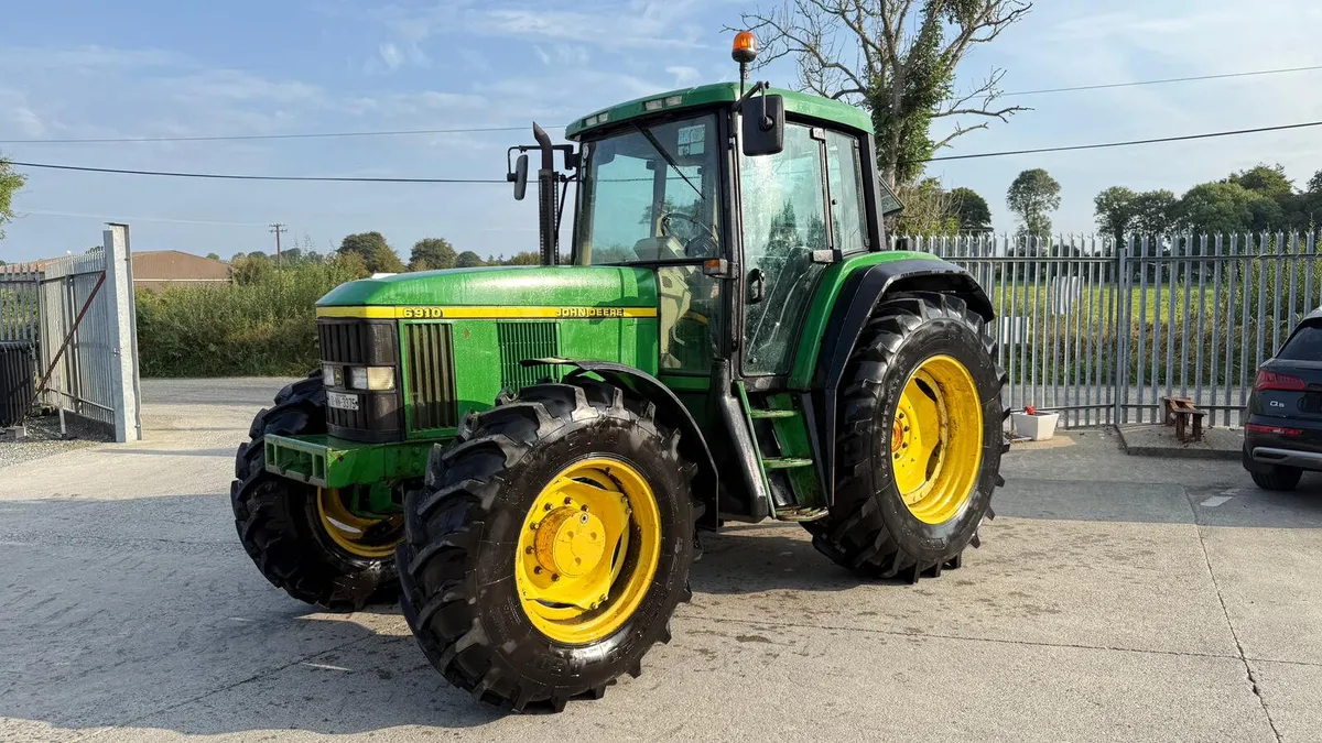 John Deere 6910 - €32,000 - No VAT - Image 1