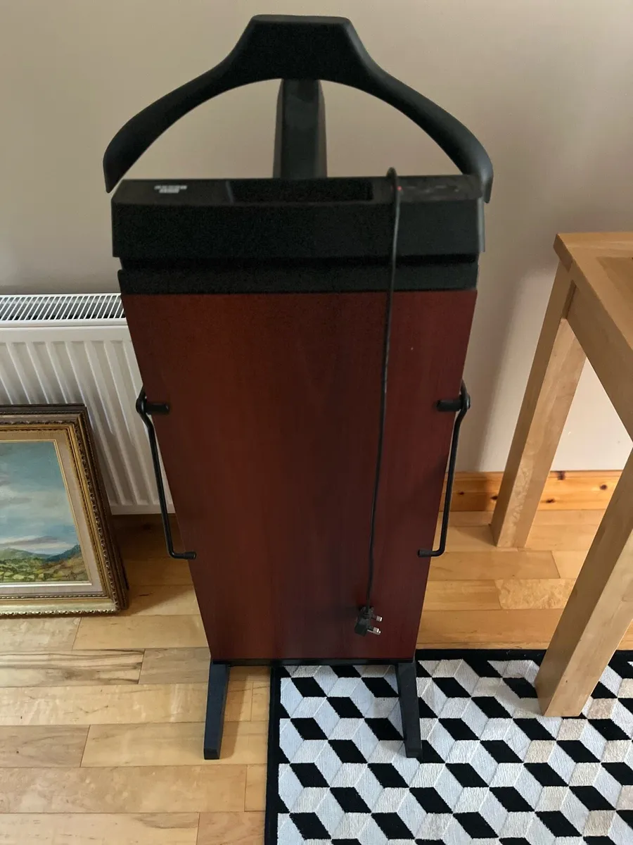 Trouser press