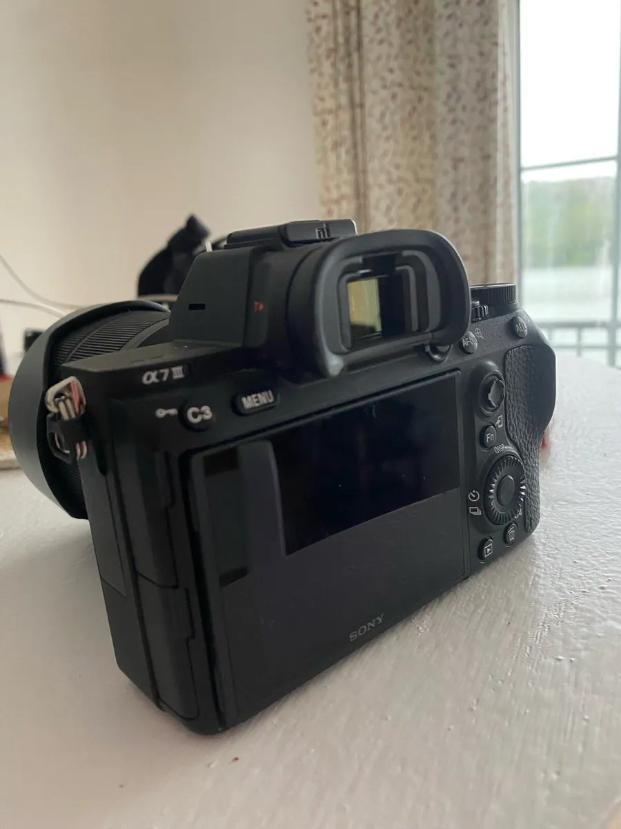 Sony A7 III (like new) - Image 3