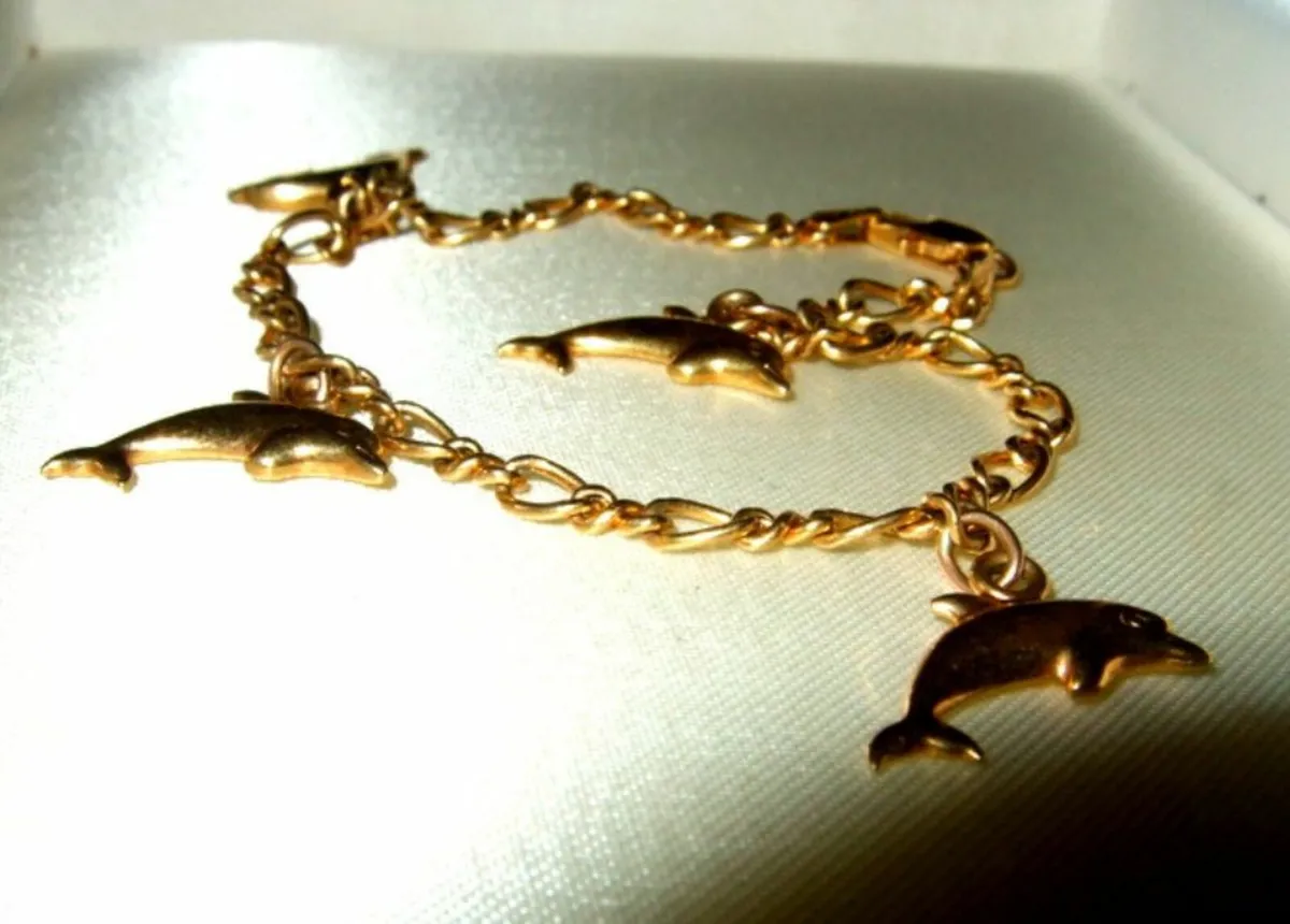 Vintage Hallmarked 9ct Gold Charm Bracelet - Image 2