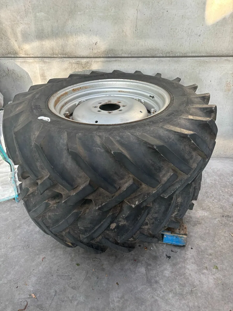 MASSEY FERGUSON 165 / 185 MUDGUARDS AND RIMS - Image 2