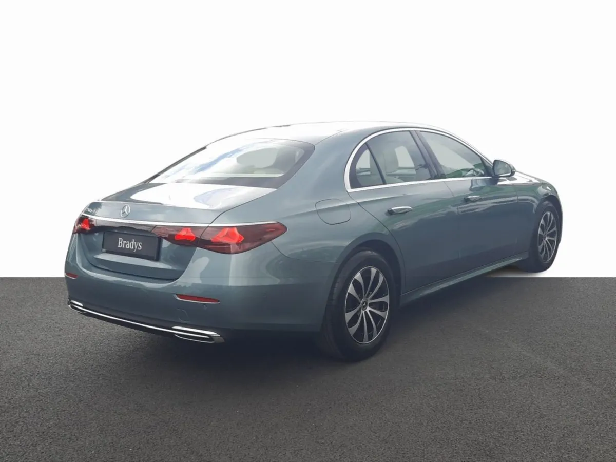 Mercedes-Benz E-Class E220d Avantgarde Plus - Image 4