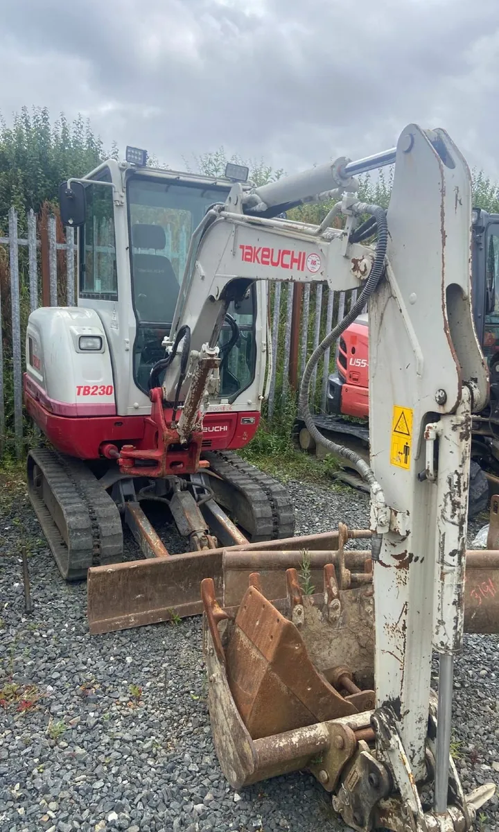 Takeuchi TB230 - Image 3