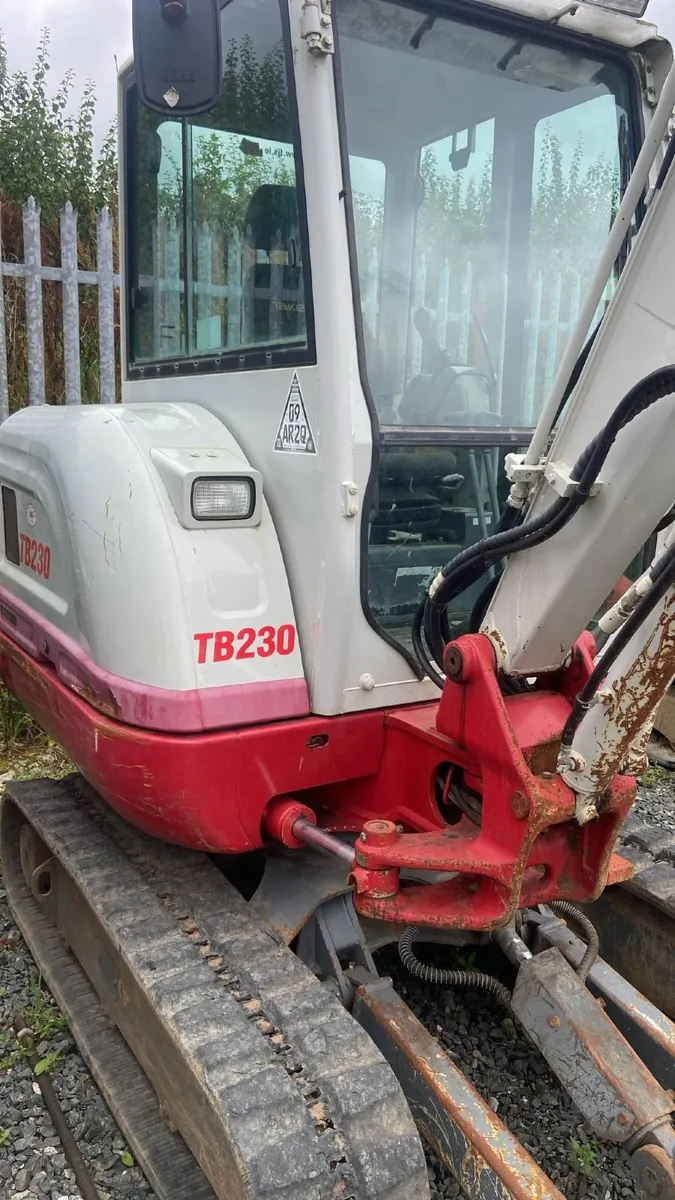 Takeuchi TB230 - Image 4