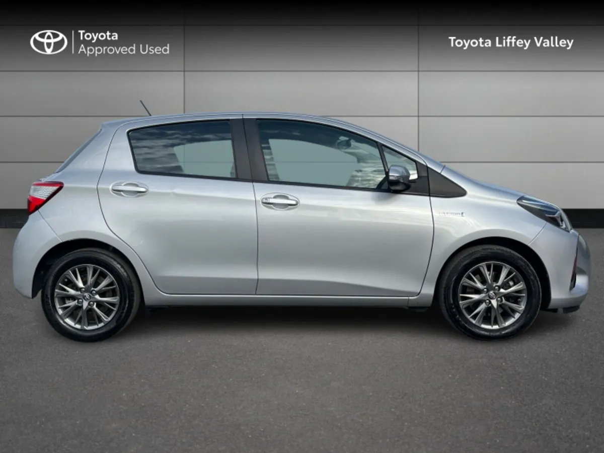 Toyota Yaris HYBRID 5DR LUNA AUTO - Image 3