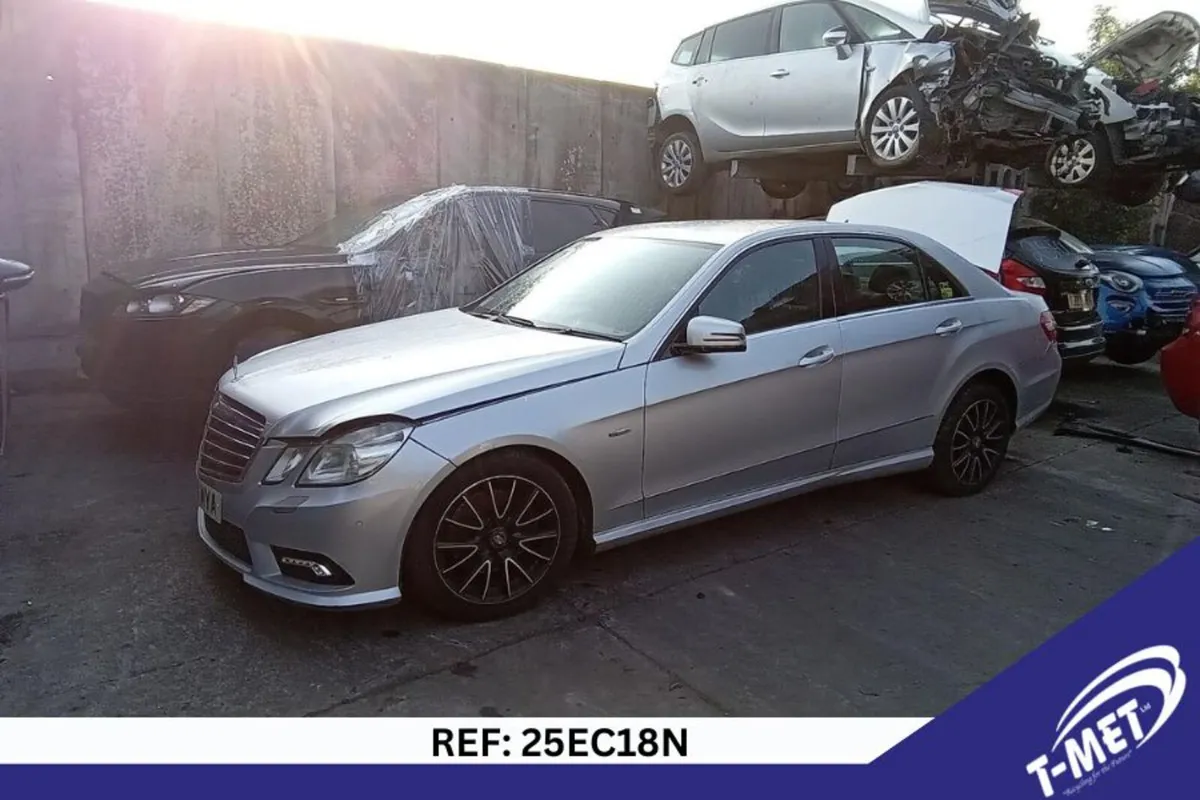 2009 MERCEDES E-CLASS BREAKING FOR PARTS - Image 1