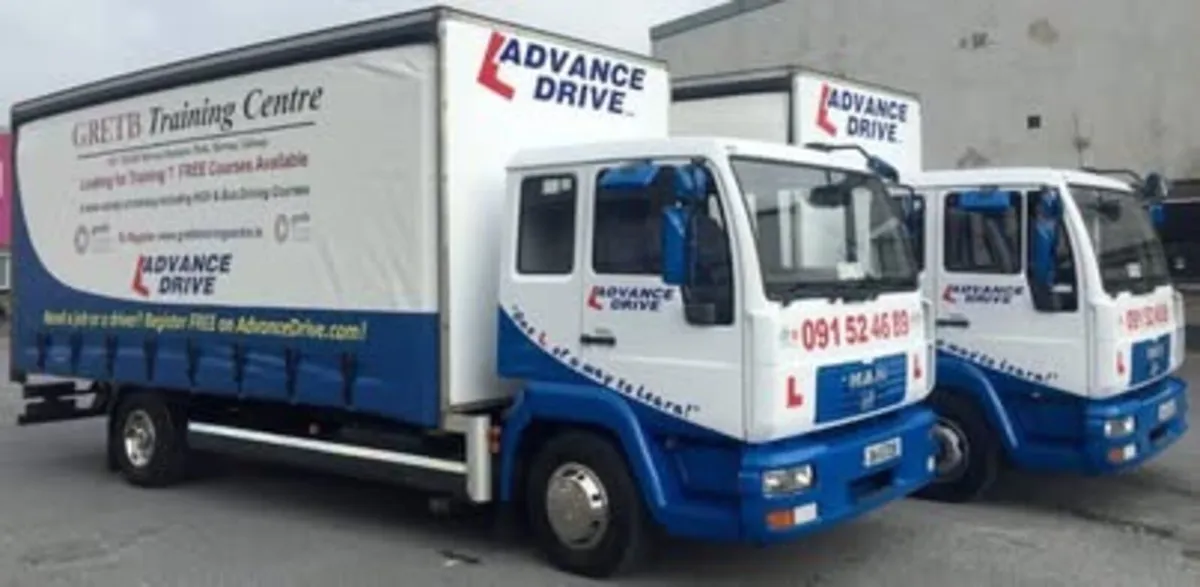 Man LE 220 Rigid Truck & Drag Trailer - Image 4