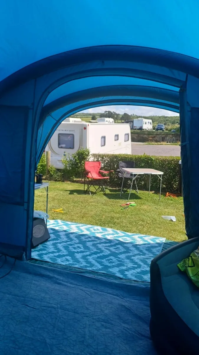 Tent - Image 3