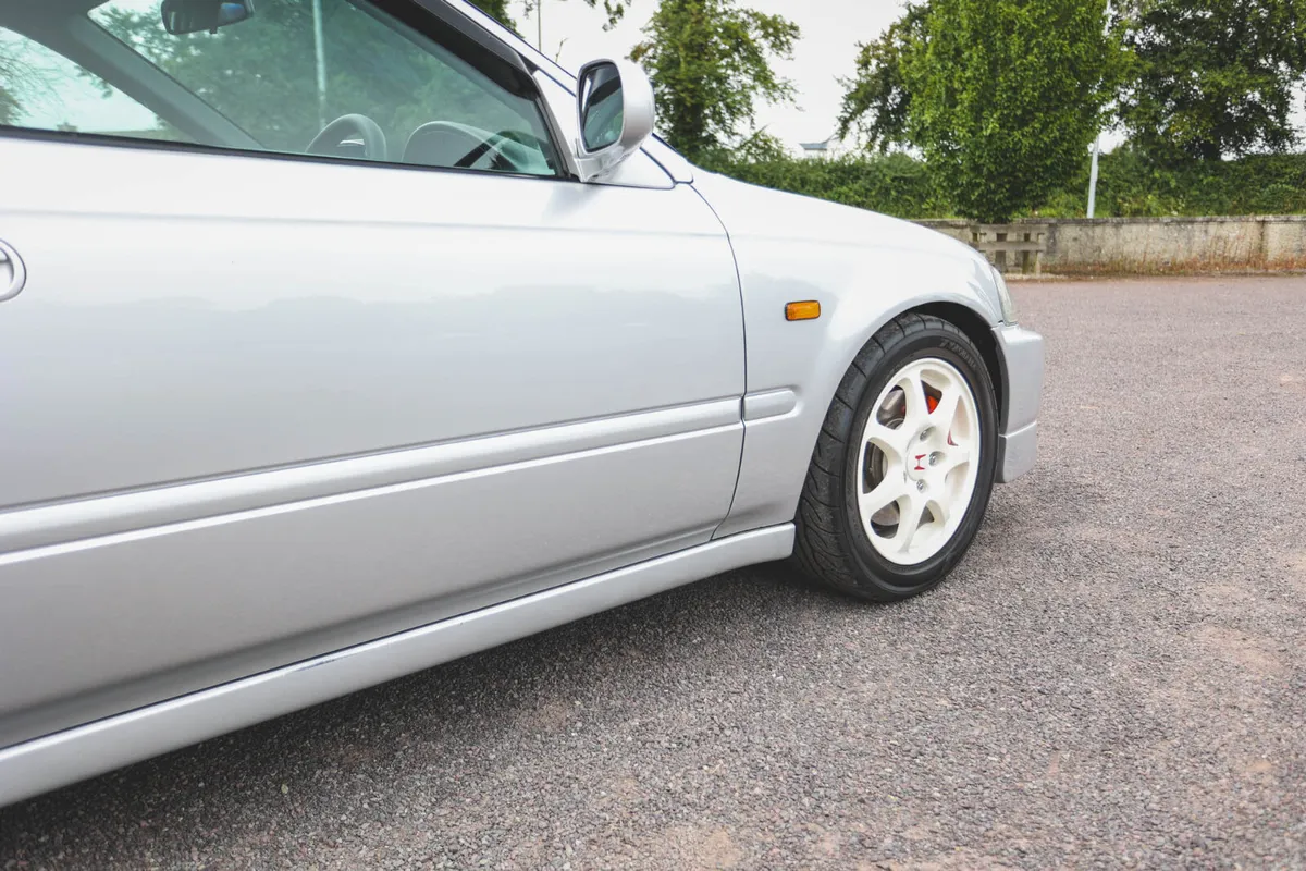 1998 Honda Civic EK9 Type-R - Image 3