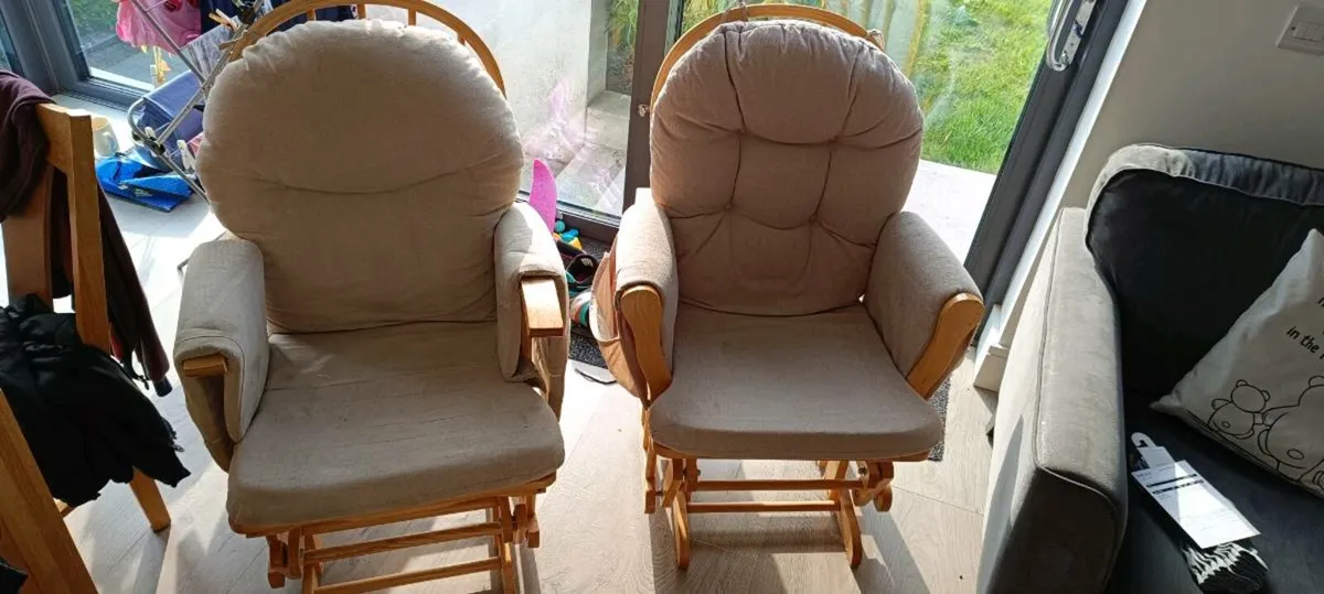 2 rocking chairs - free to take away
