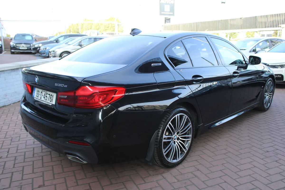 BMW 5-Series 2019 - Image 4