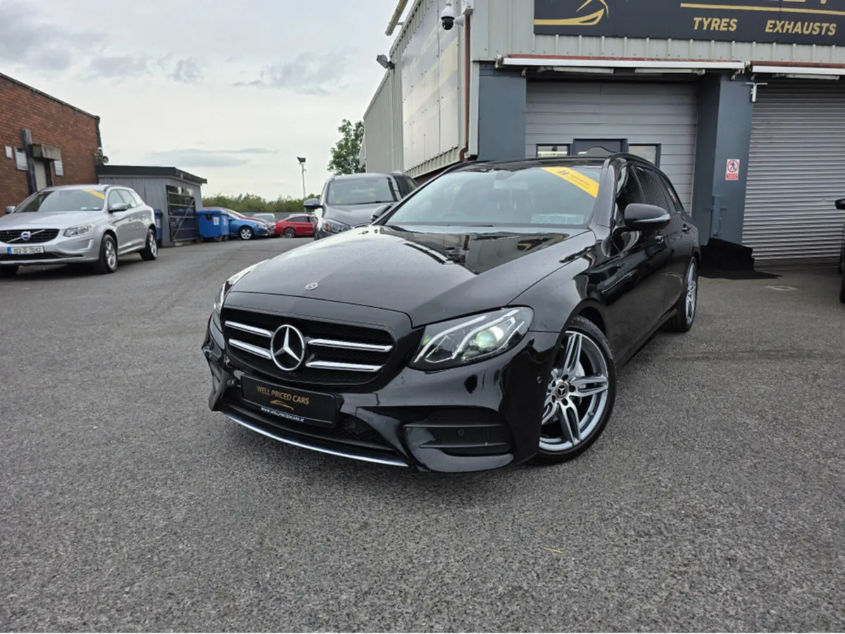 Mercedes-Benz E-Class 220 D AMG LINE 7 SEATS - Image 3