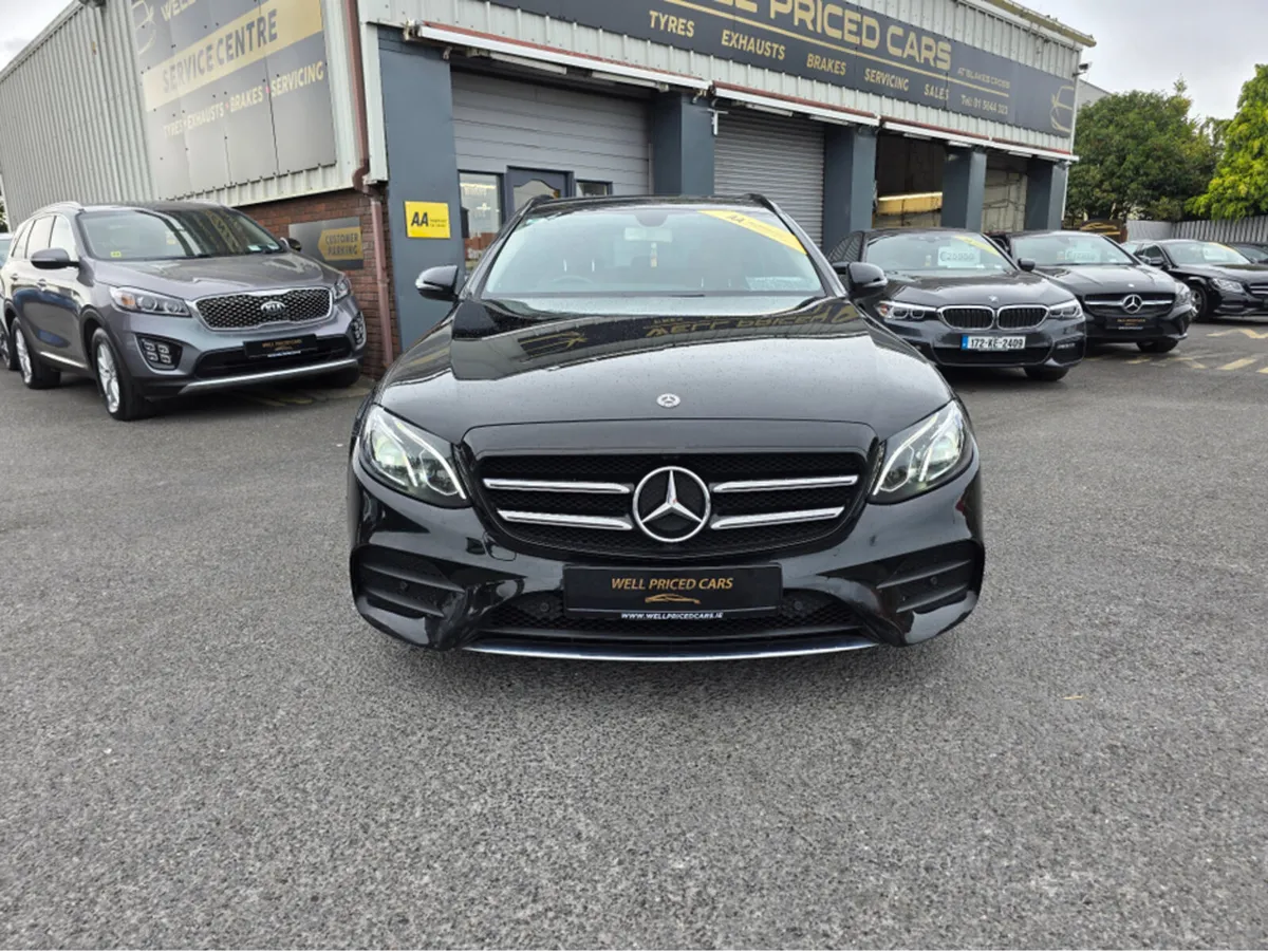 Mercedes-Benz E-Class 220 D AMG LINE 7 SEATS - Image 4