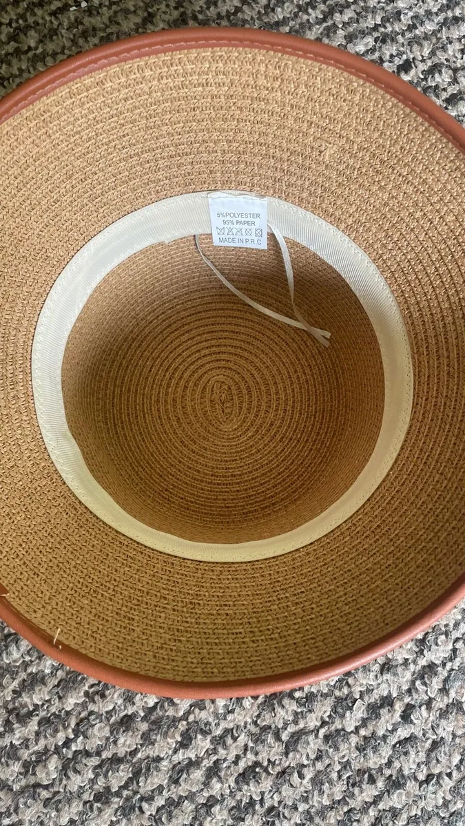 Women’s hat collection only - Image 2