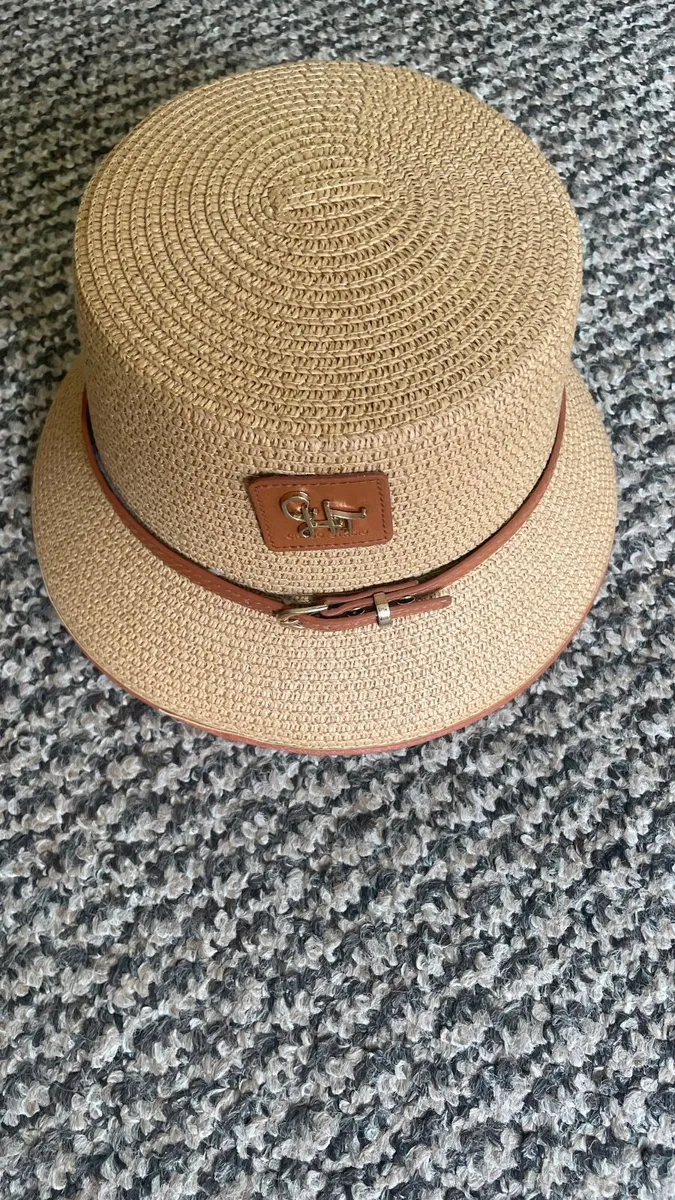 Women’s hat collection only - Image 3