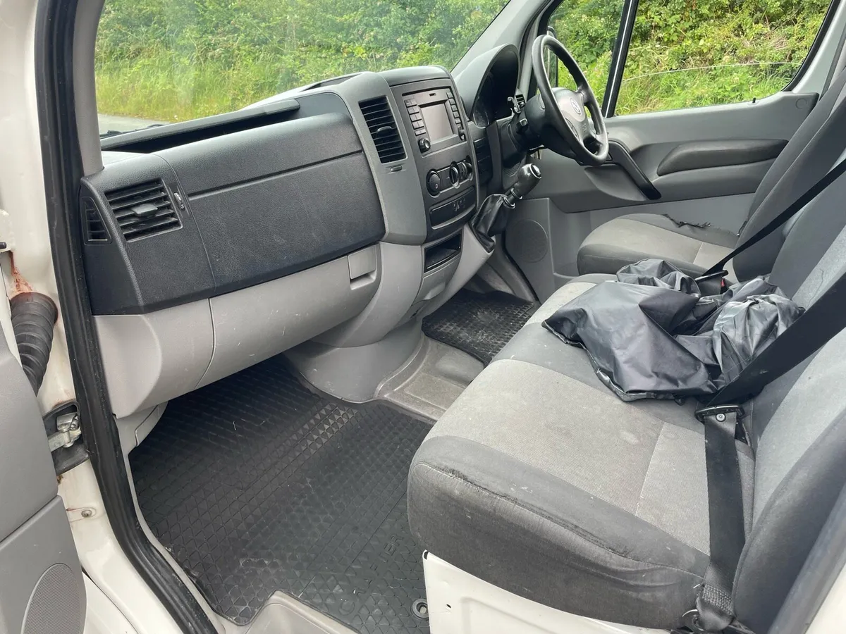 Volkswagen crafter - Image 2
