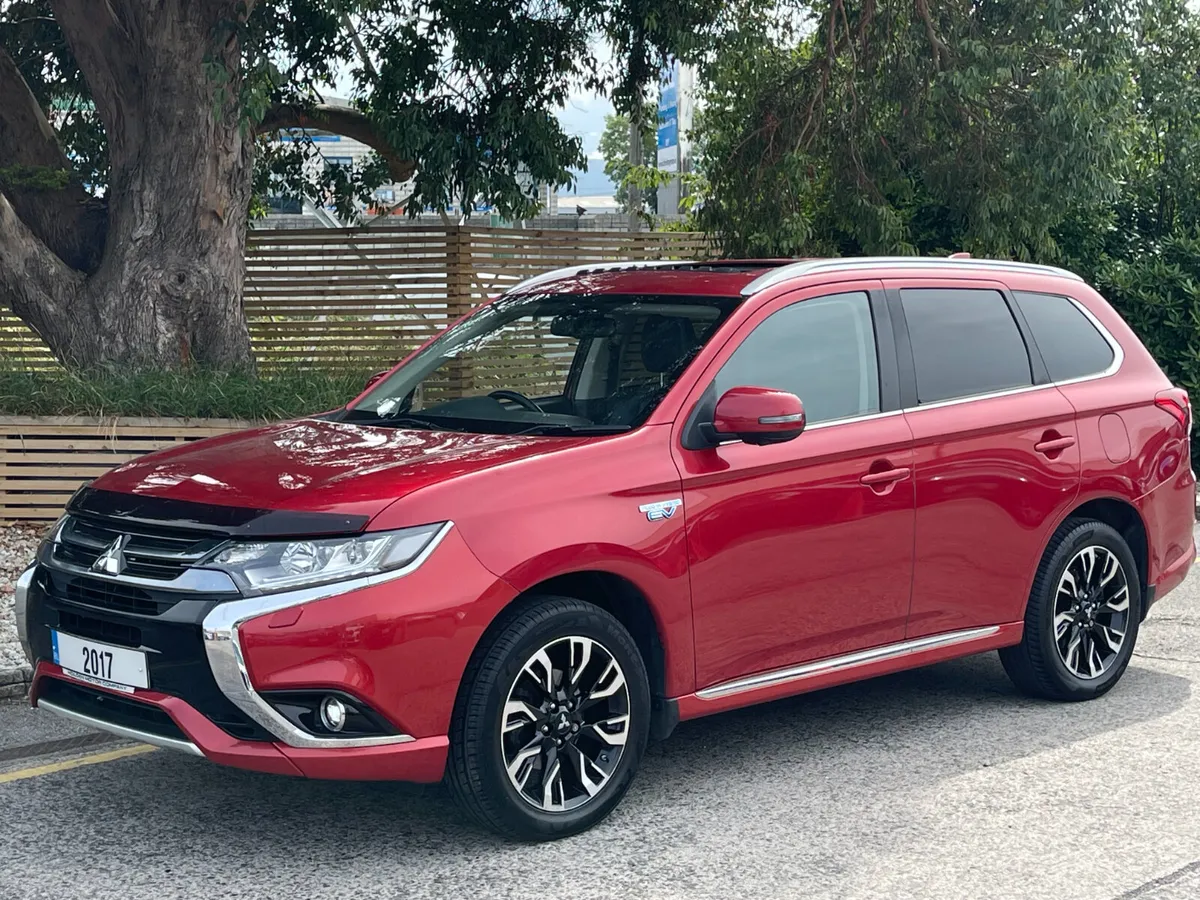 2017 Mitsubishi Outlander..SUNROOF..FULL HISTORY - Image 3