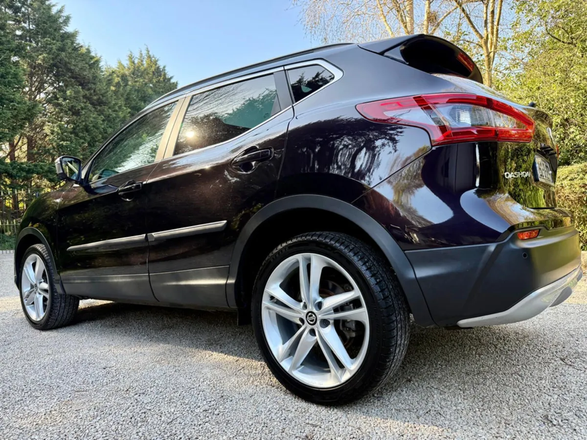 Nissan Qashqai 1.5 DCI N MOTION *Auto ..Panoramic - Image 2