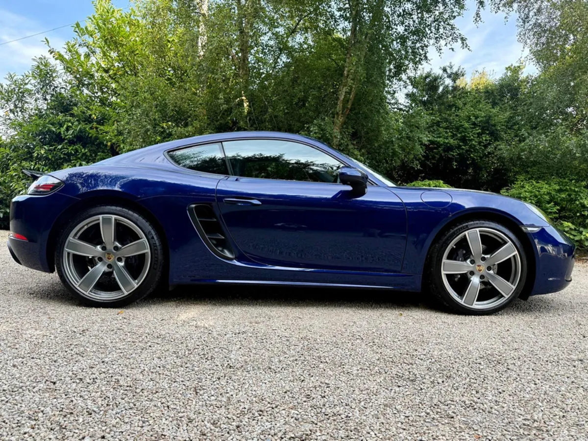 Porsche Cayman 718 CAYMAN *Manual* - Image 2