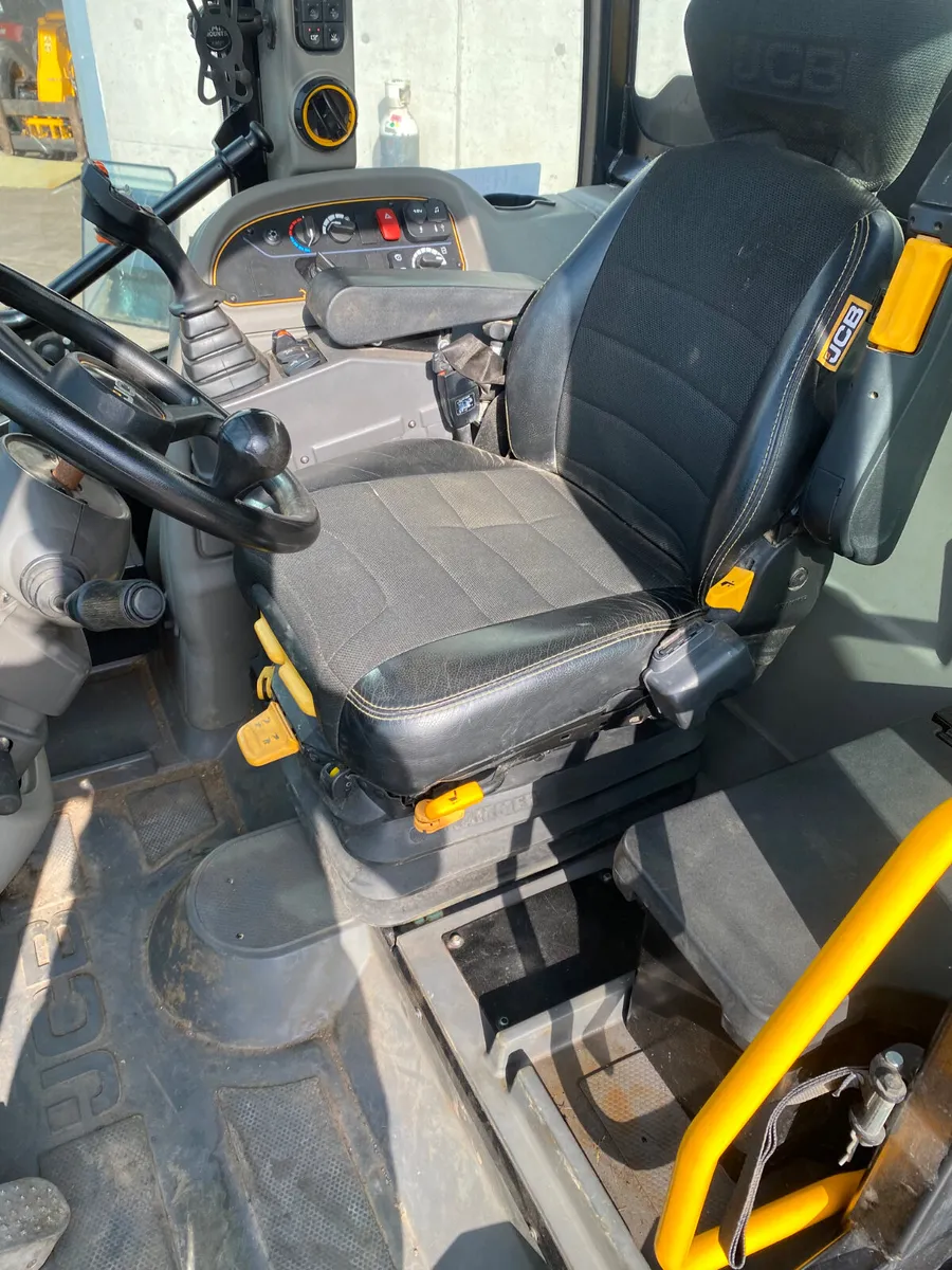 2023 JCB TM320s - Image 4