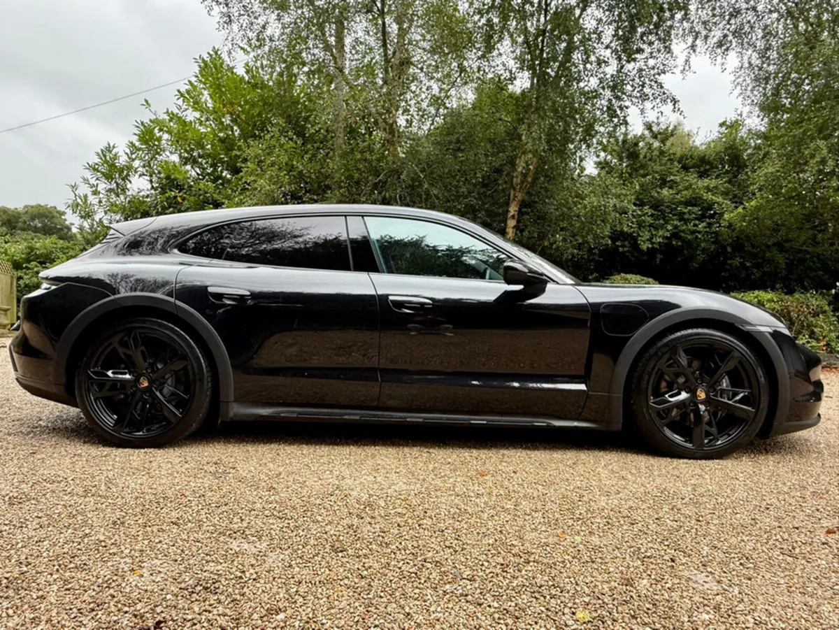 Porsche Taycan 4 CROSS TURISMO *5 Seat…Huge Specif - Image 2