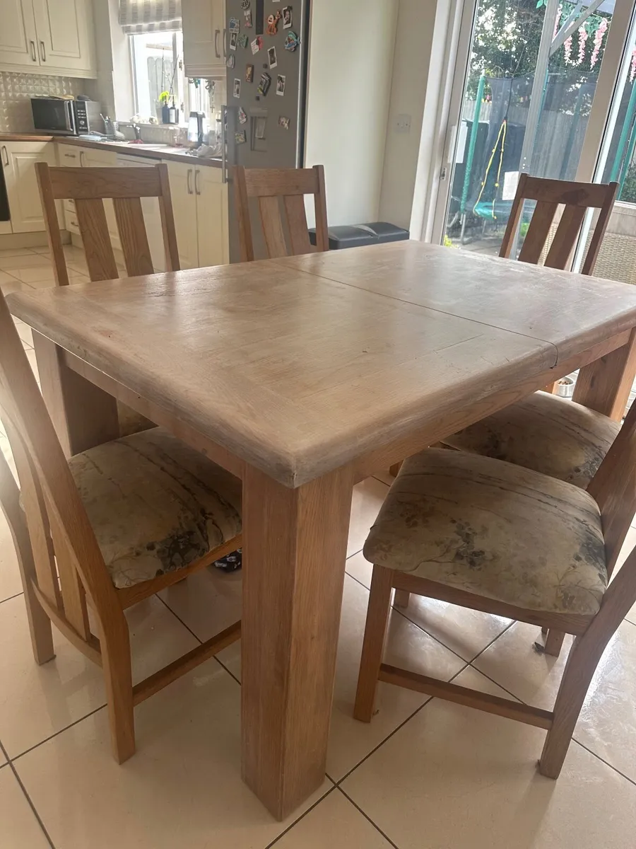 Dining table and chairs - Image 1