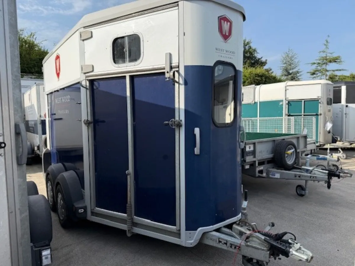T09858 Used HB511 Ifor Williams Large Horsebox - Image 1