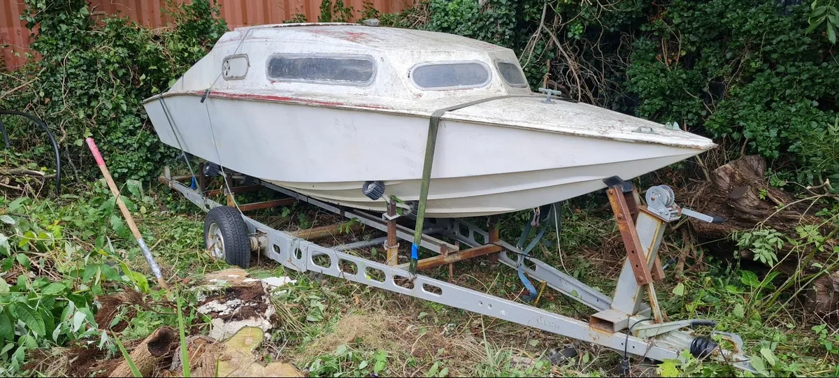 Boat & Trailer - Image 1