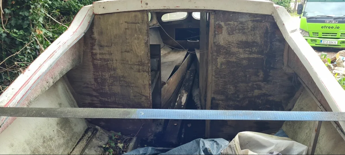 Boat & Trailer - Image 2