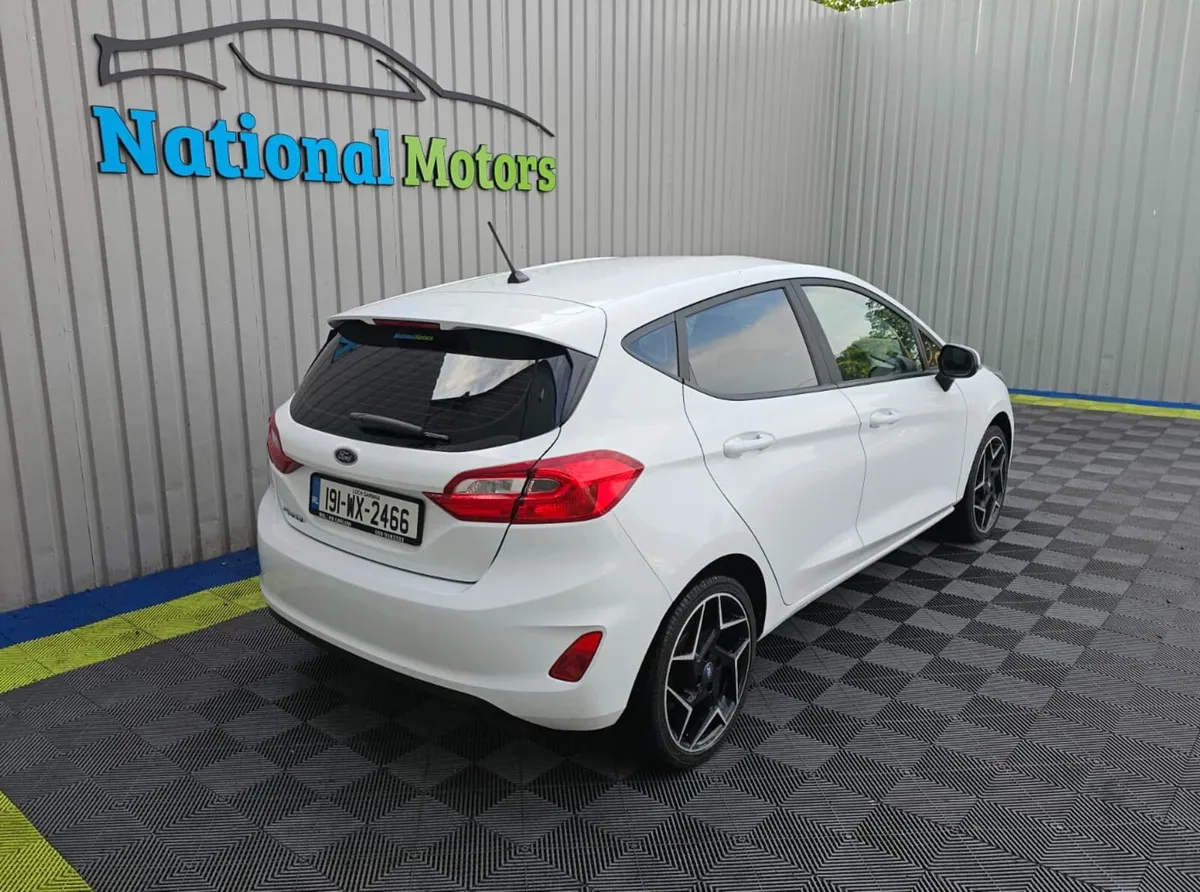 2019 Ford Fiesta 1.1 Zetec Petrol - Image 3