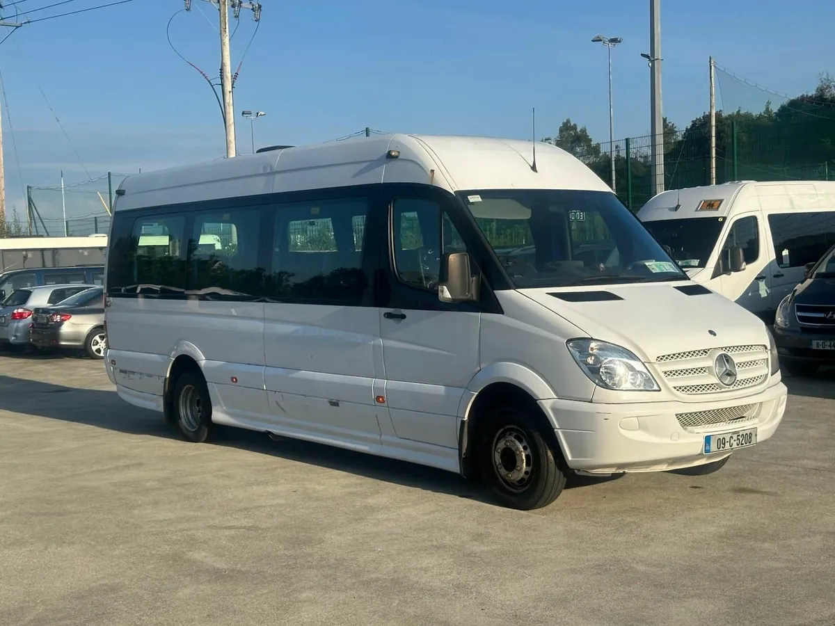 Mercedes-Benz Other 2009 - Image 2