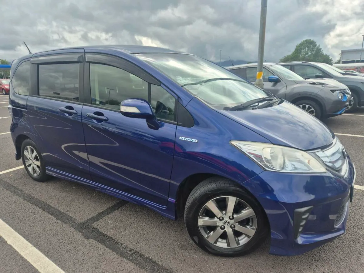 HONDA FREED AUTOMATIC  PETROL HYBRID (6 seater) - Image 3