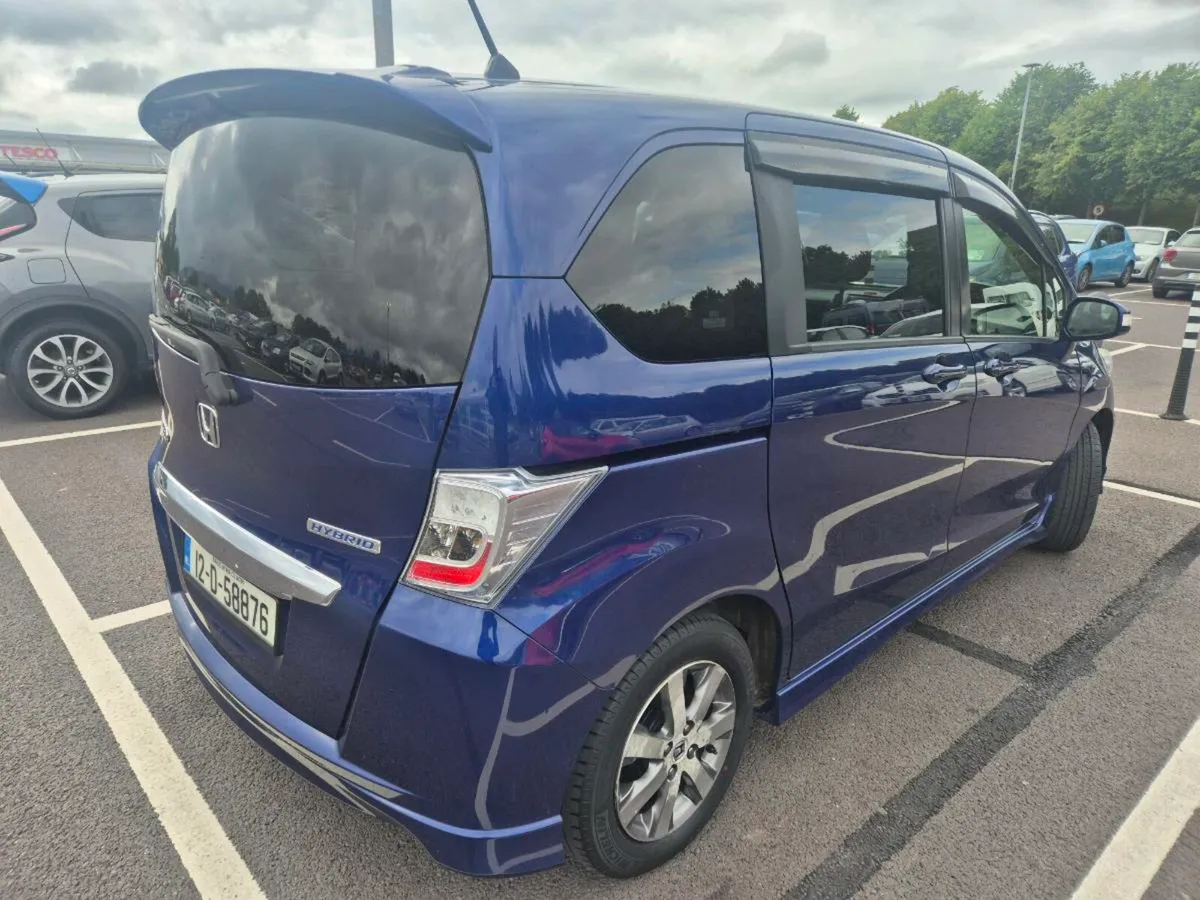 HONDA FREED AUTOMATIC  PETROL HYBRID (6 seater) - Image 4