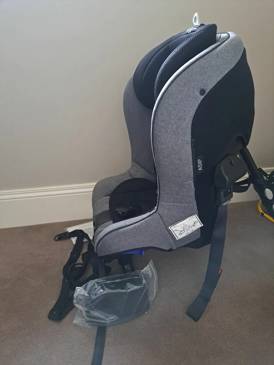 Car seat - Image 2