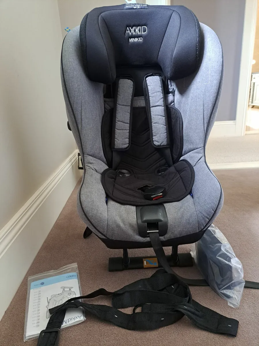 Car seat - Image 1