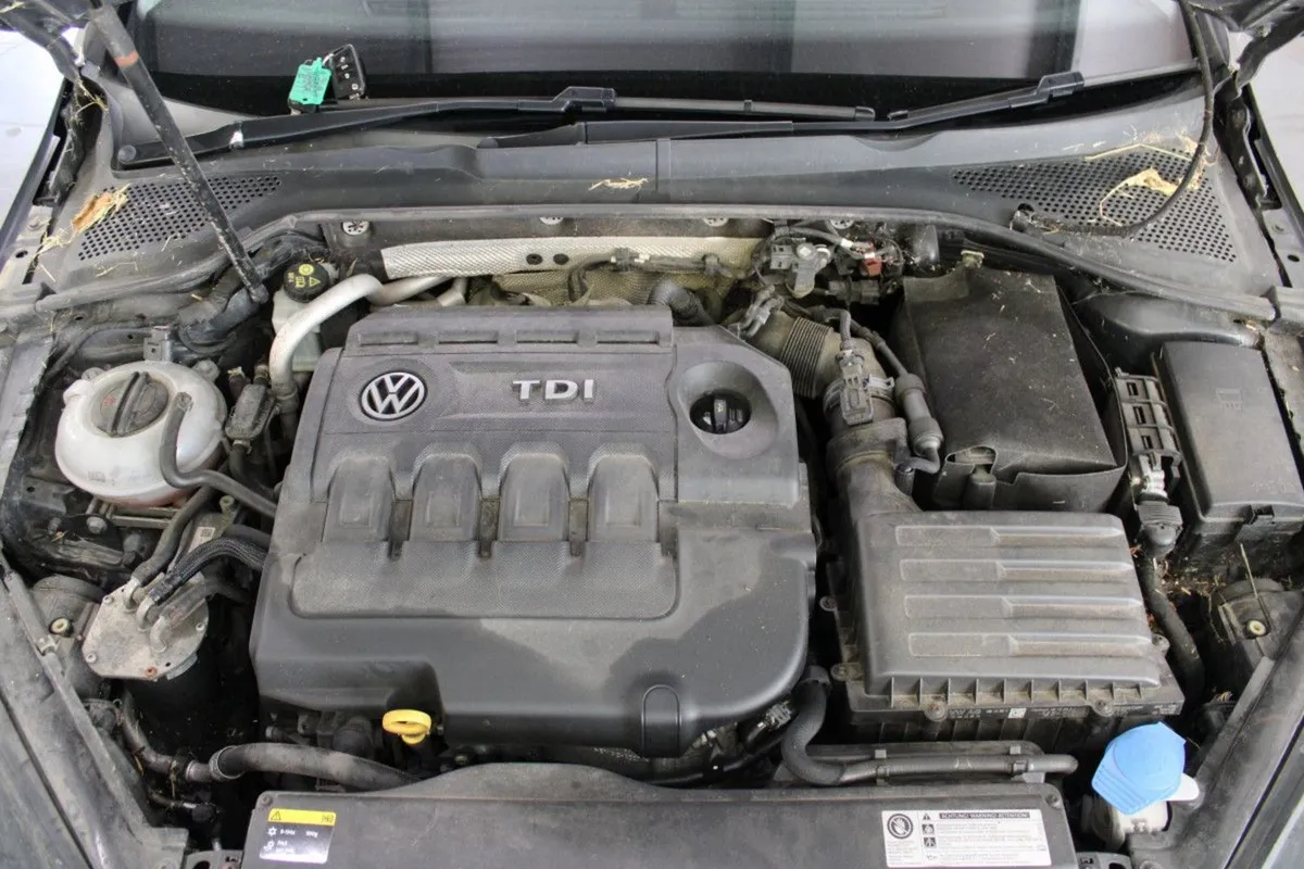 Volkswagen Golf Trendline 1.6 TDI 5DR - Image 4
