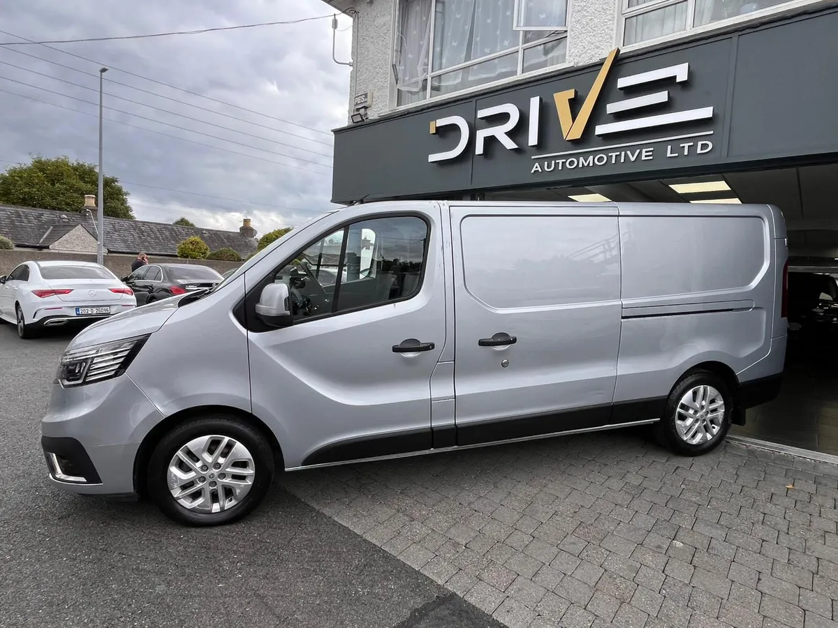 Renault Trafic 2022 2.0 130 SPORT - Image 1