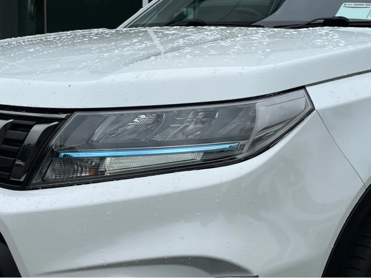 Suzuki Vitara 1.4 BOOSTERJET HYBRID S - Image 3